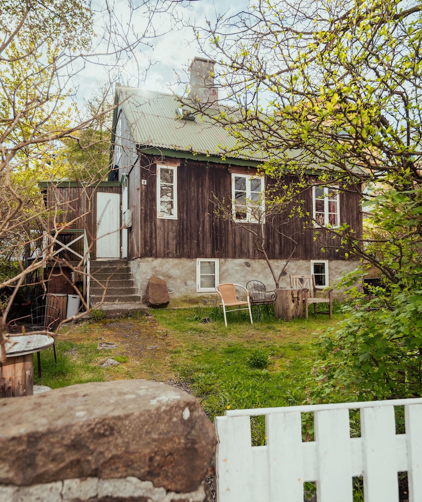 Old-Fashioned House In The Heart Of Tórshavn