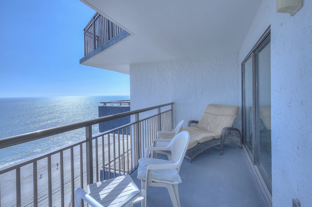 Bluewater Resort by Elliott Beach Rentals