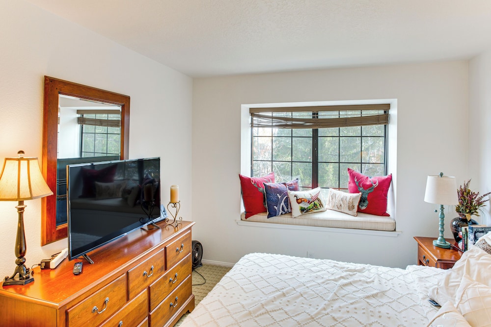 Water Views + Fireplace: Lake Arrowhead Condo