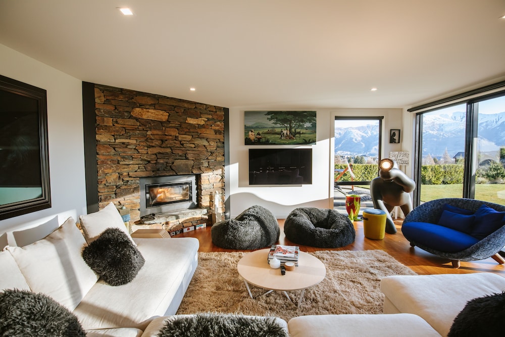 Mt Roy Terrace - Art House view 4