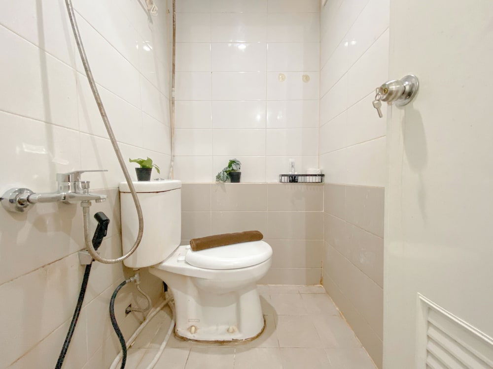 Comfy 1BR Apartment with Extra Room at Green Pramuka City near Mall