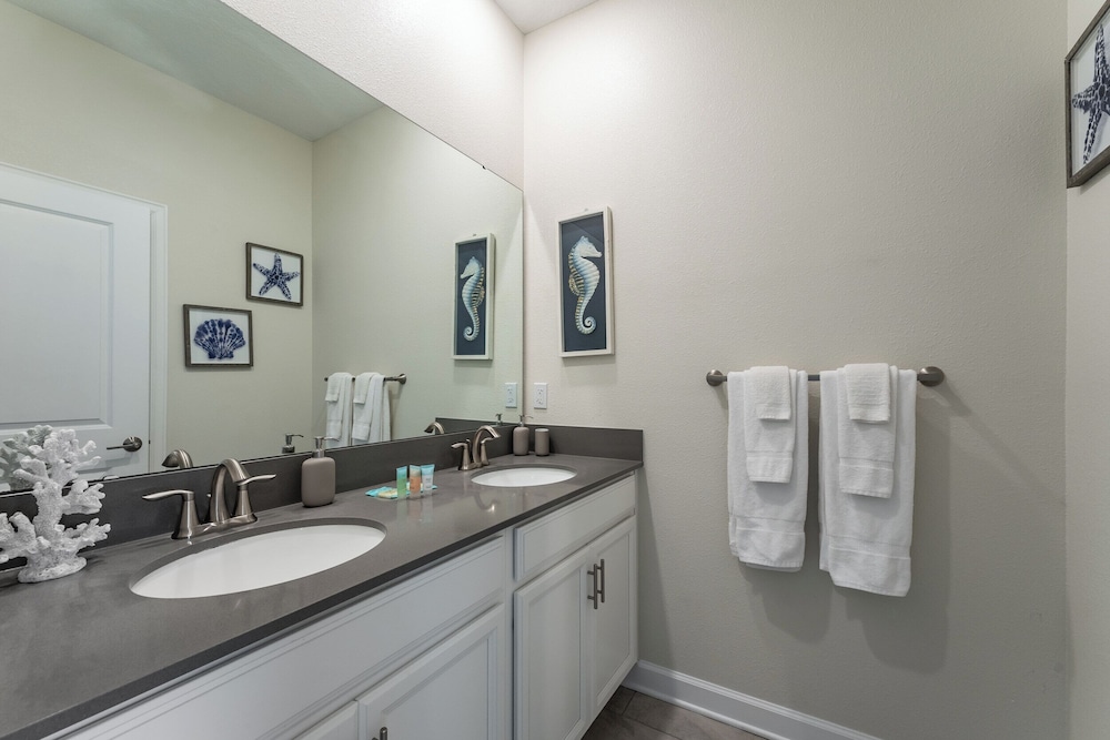 Enchanted 5BR Townhome Disney Fun Awaits
