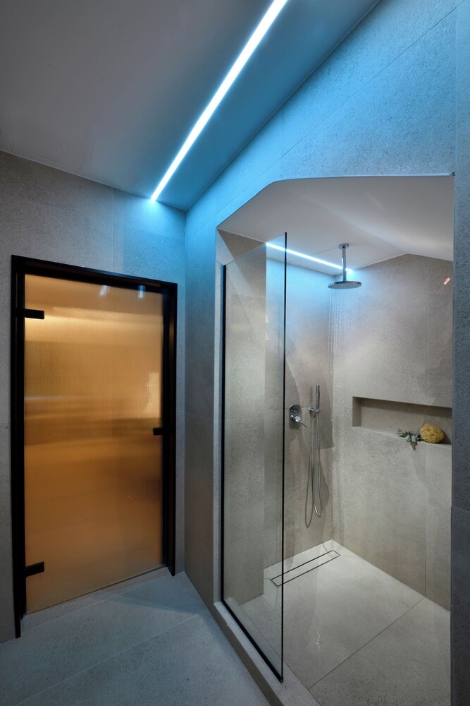 Etere Luxury Suites