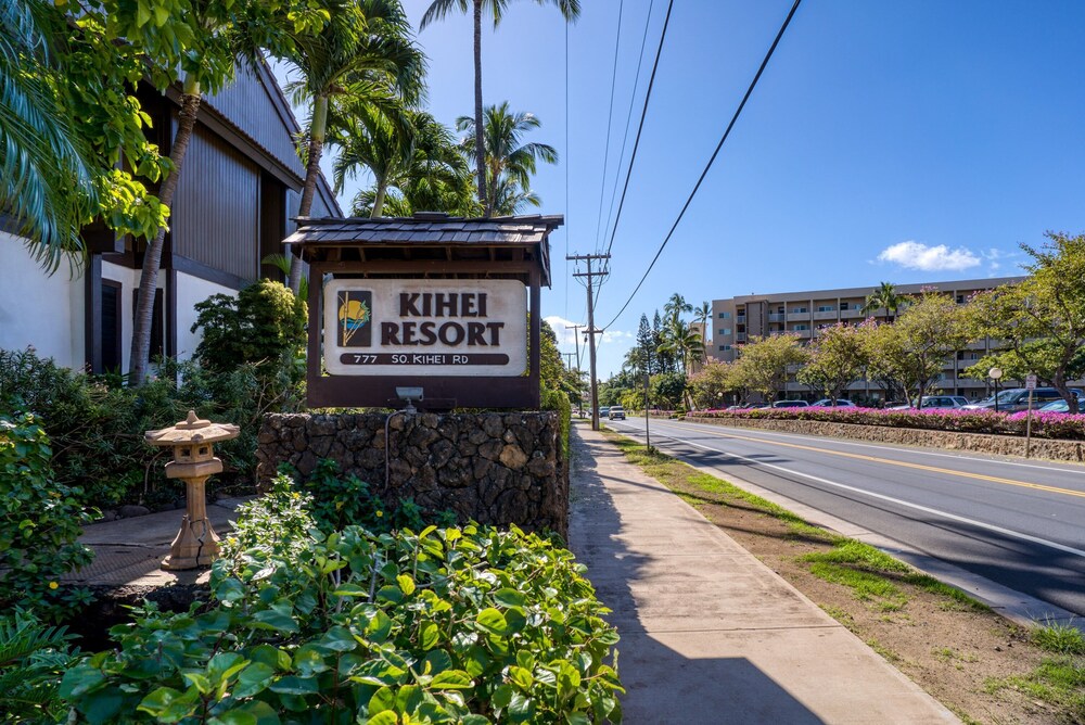 Hotel Tropical and Lush Paradise Vistas - Image 1