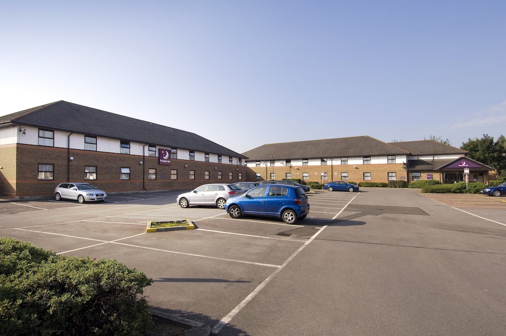 Premier Inn Cardiff City South — photo 13