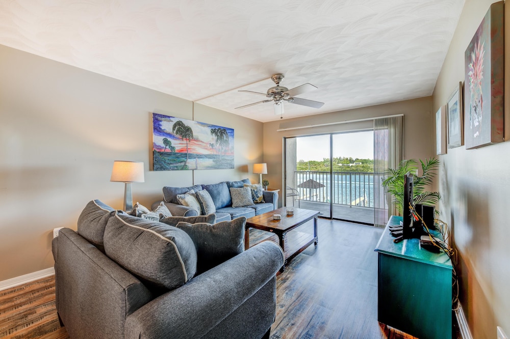 Bayshore Yacht & Tennis 216