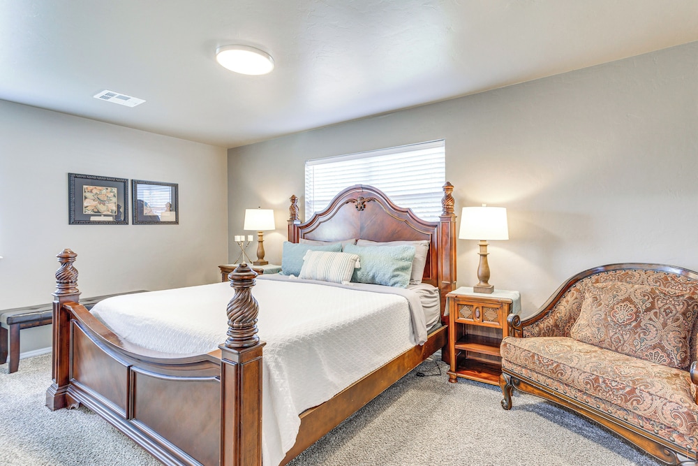 4 Mi to Dtwn Guthrie: Family Home w/ Fire Pit!