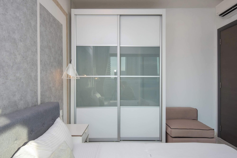 Spacious 2BR Suasana, Near CIQ JB Sentral