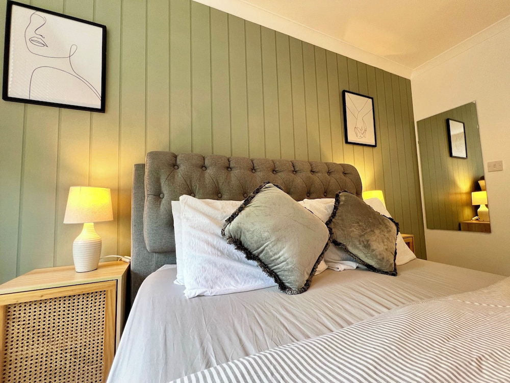London Oasis Apartment Escape
