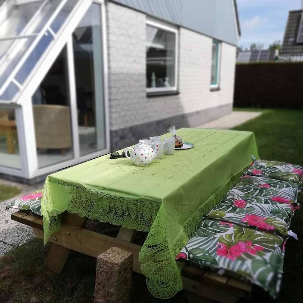 Bungalow for 6 People Near Beach