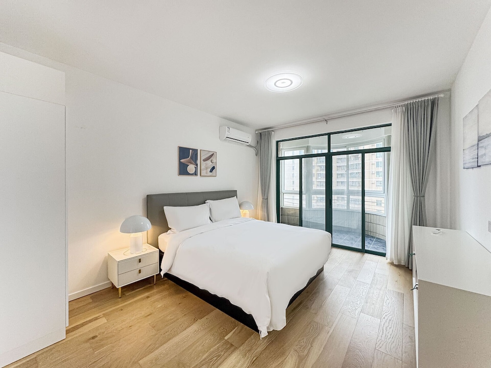 Tyms 2BR 2BA Apt Near MetroCity Line 1 9