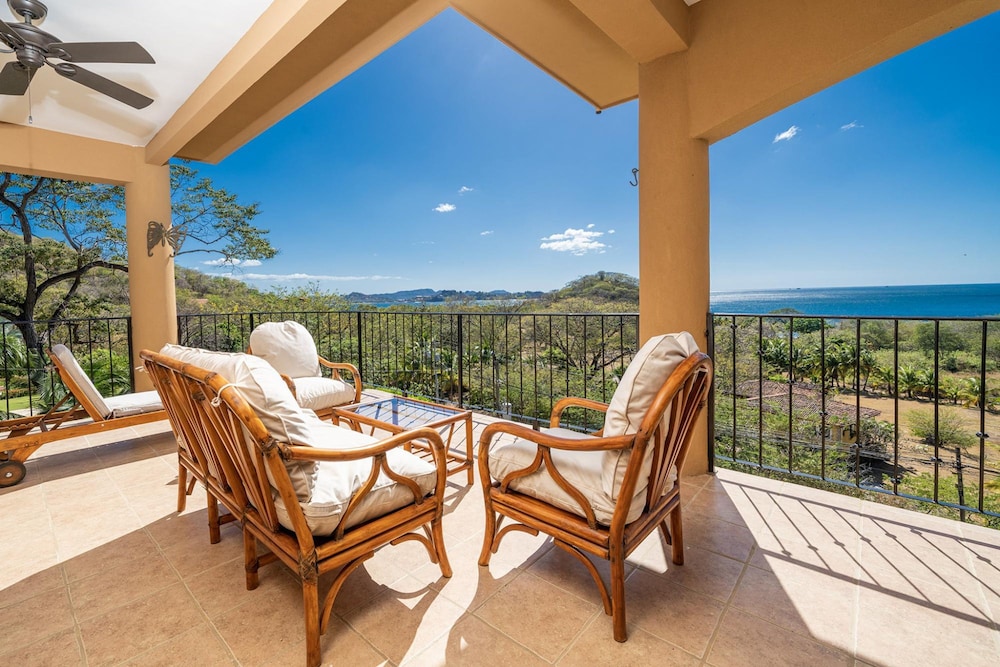 Oceanview Condo With Pool Near Playa Prieta 2BR - Vida de la Paz 4