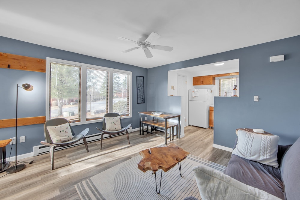 Little Cloud 10m Retreat With Adirondack Charm 1 Bedroom Townhouse by The Summit at Gore Mountain