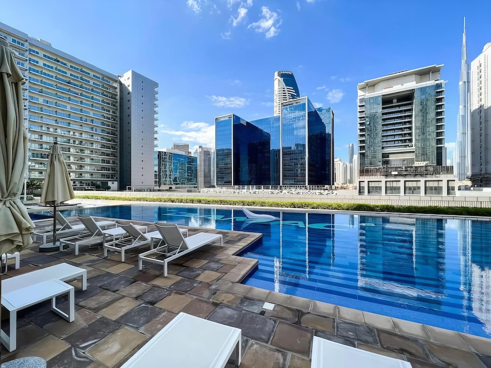 LuxBnB Vera Residences I Skyline Views