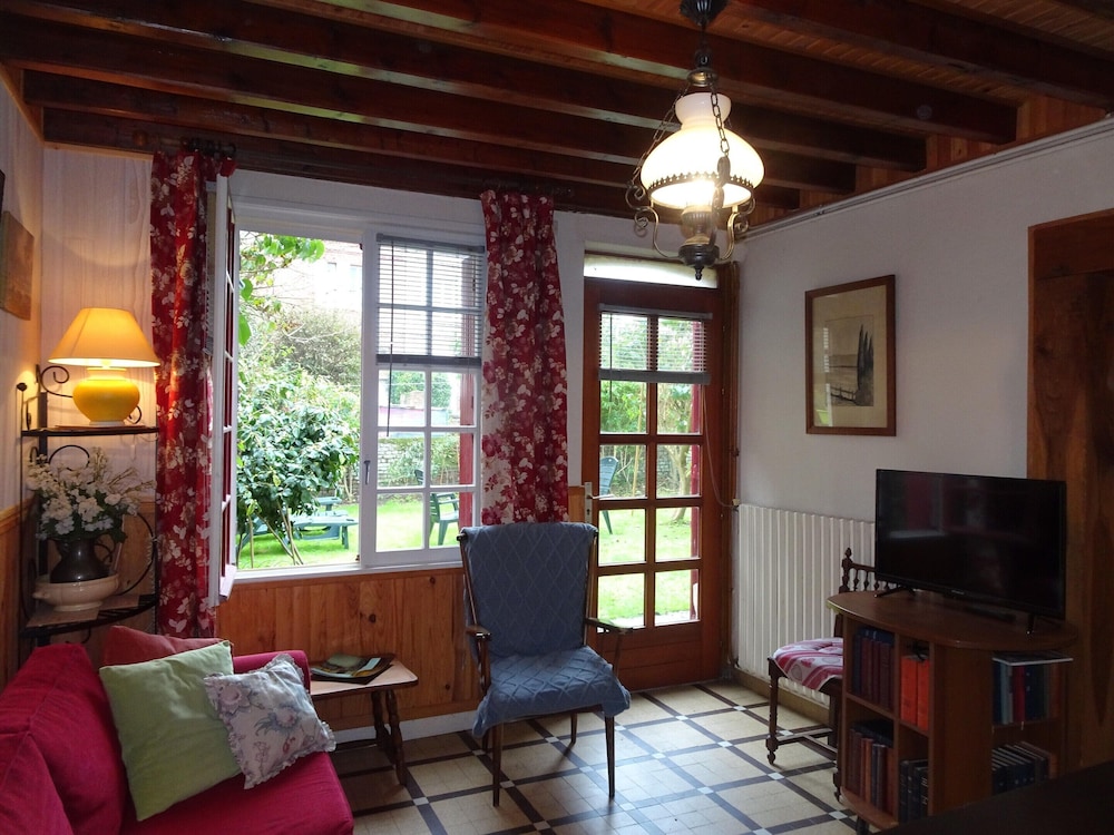 Holiday Home in Etretat Near Beach & Cliffs
