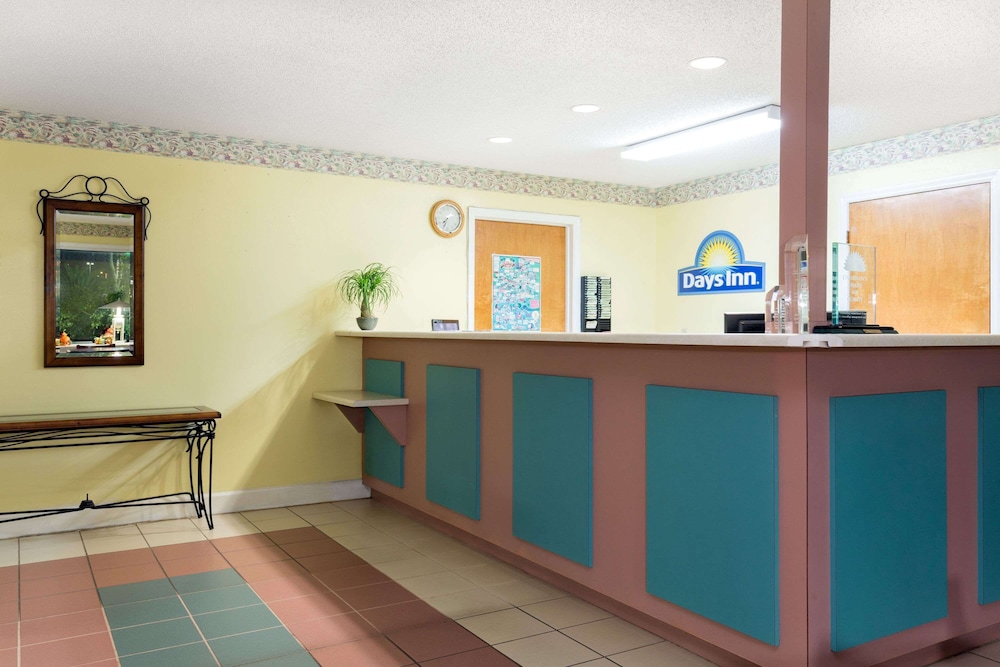 Days Inn by Wyndham Lamont/Monticello view 4