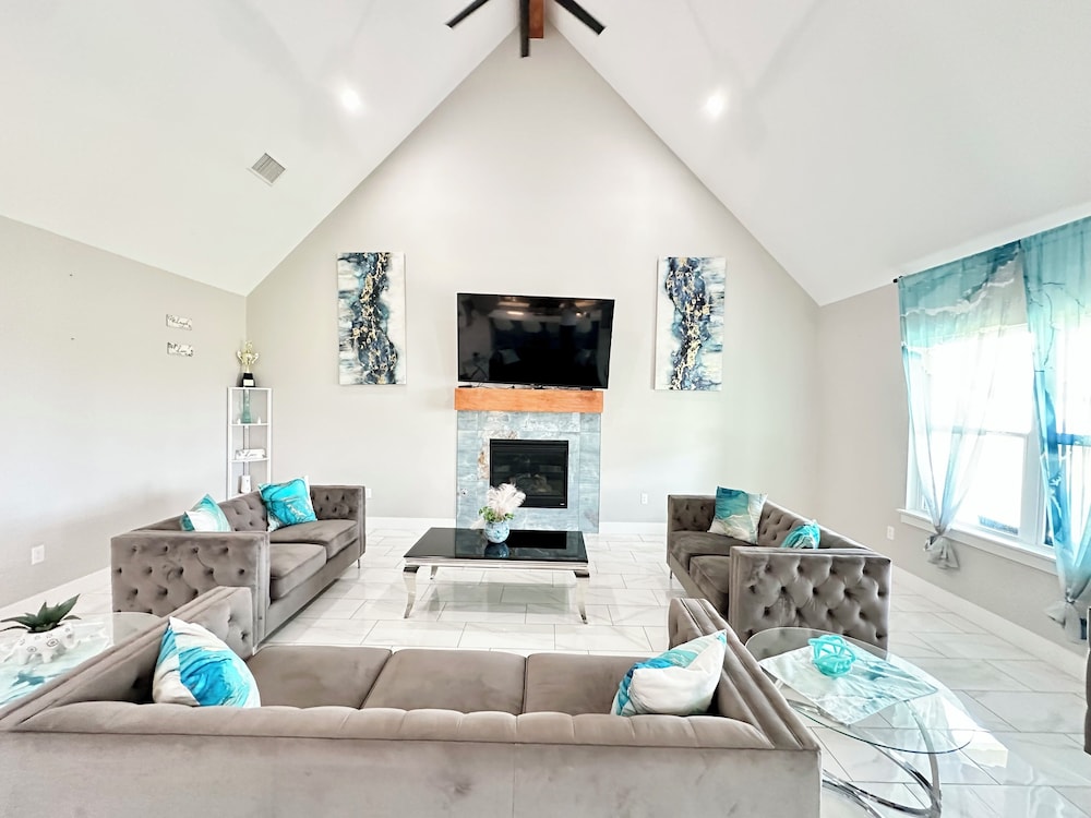 5 bedroom house near COTA AUS