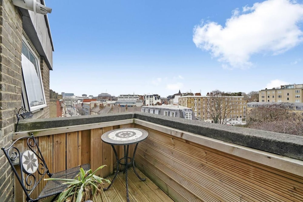 balcony