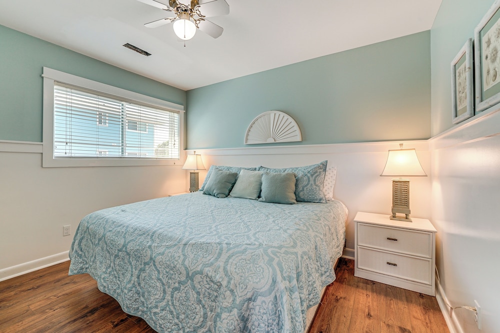 Sandy Oceanfront 2nd FL 1BR W/pool at The Riggings