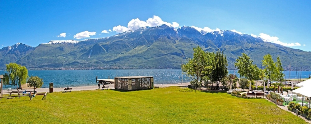 Holideal Campione Beach House view 2