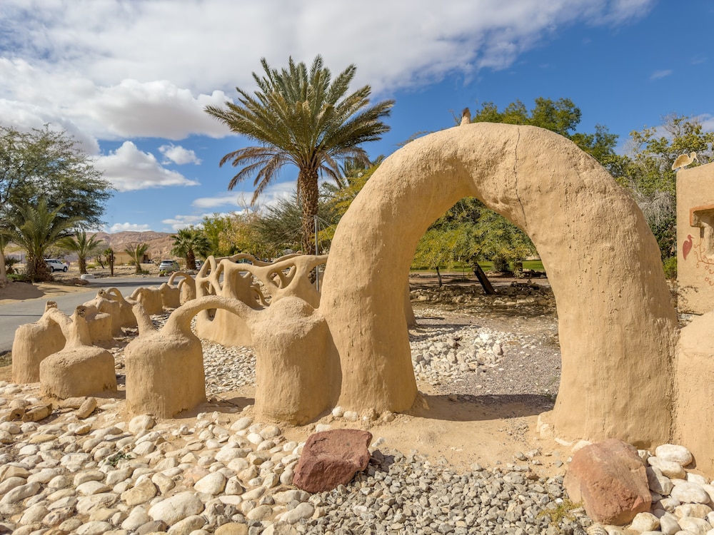 Lotan Desert Travel Hotel