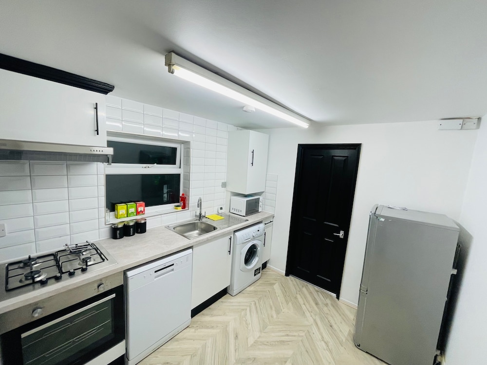 Oxford Charm Apartment-comfort in Prime Location