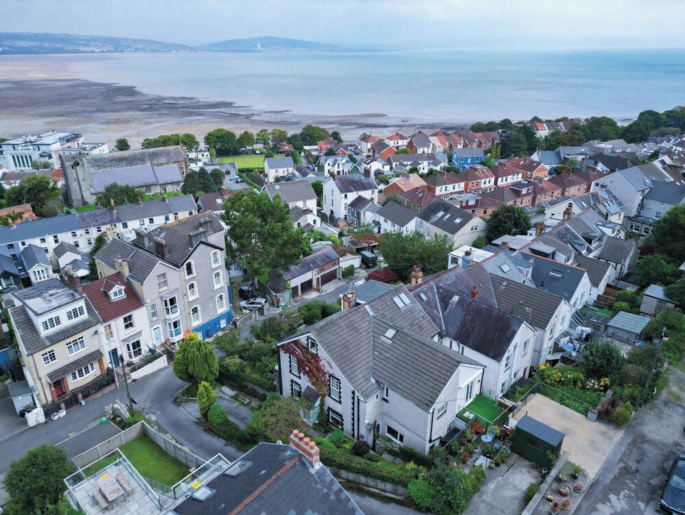 Overland Road 4 Bed House Mumbles