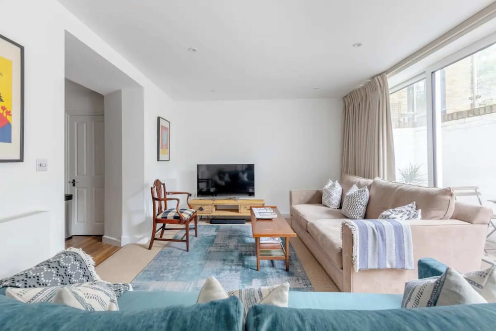 Beautifully Refurbished 2BD Flat- Clapham