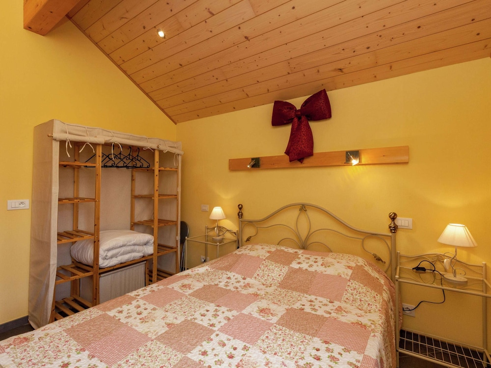 La Roche Cozy Forest Escape view 5