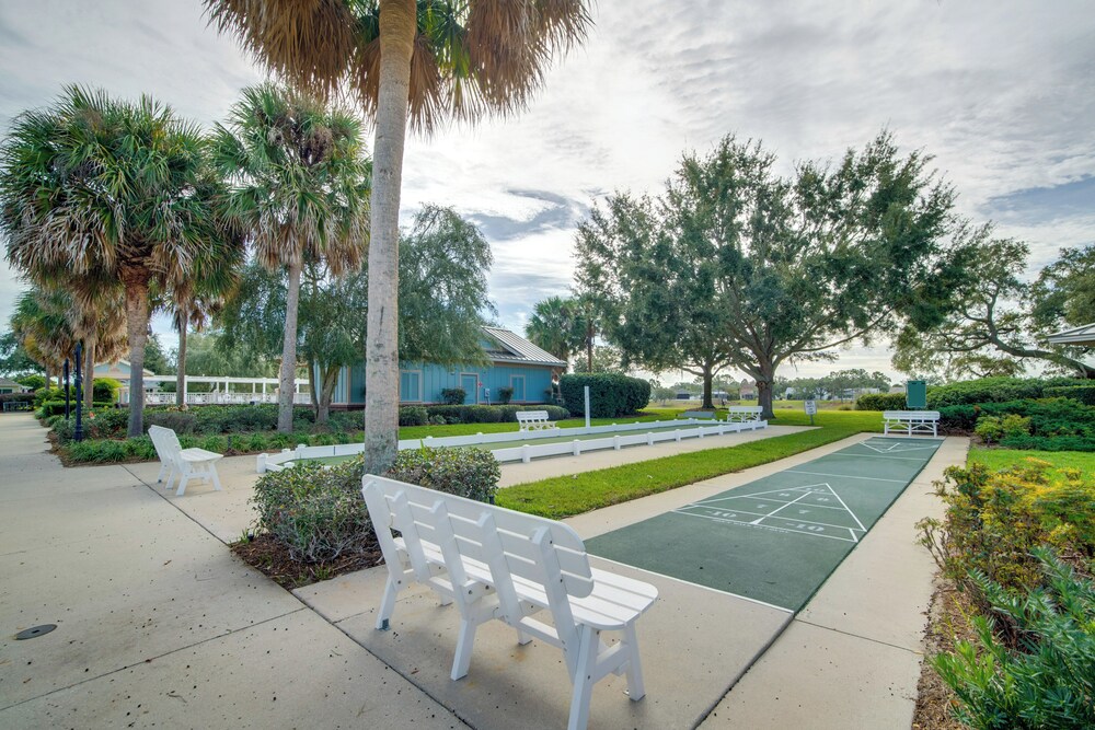1 Mi to Golf: Home w/ Chic Patio in The Villages