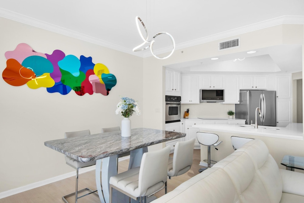 Silver Beach Towers 1003 West