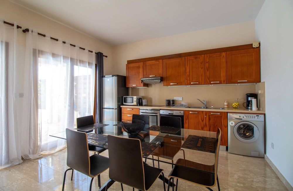 Hg07 Adjacent to Aphrodite Hills- Private Pool, Large Terrace