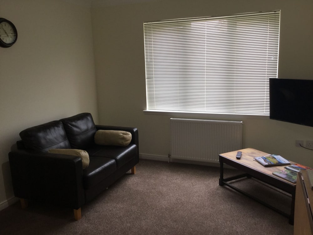 Inverness Apartments - Morning Field