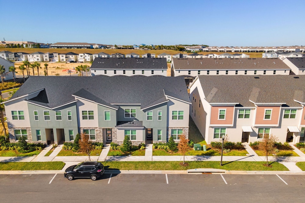 Chic 6 Bedroom Solara Home Pool and Themed Rooms