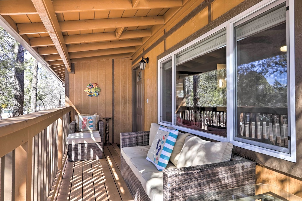 Show Low 'white Mountain Cottage' w/ Deck!
