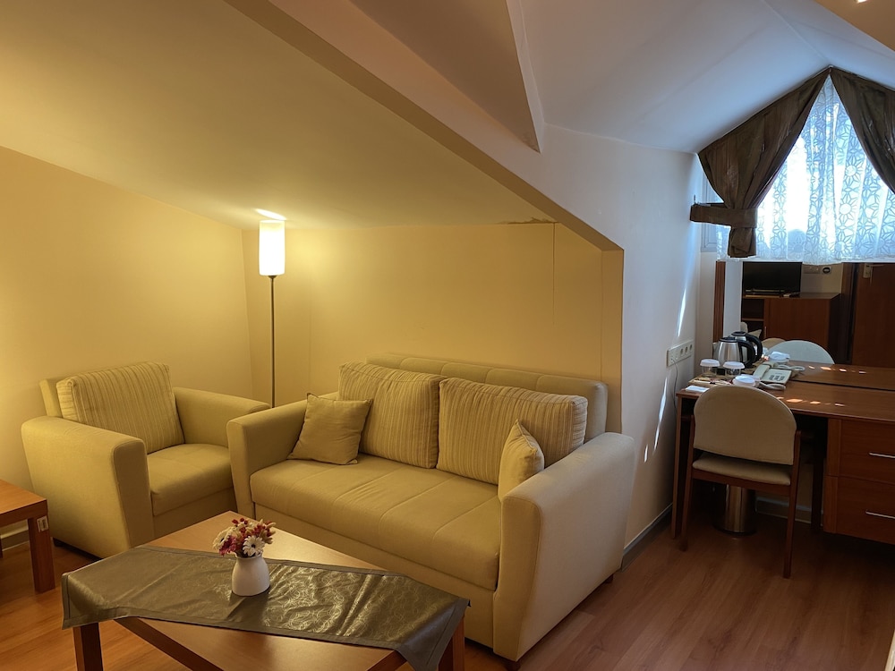 Triada Otel Gayrettepe - Image 35