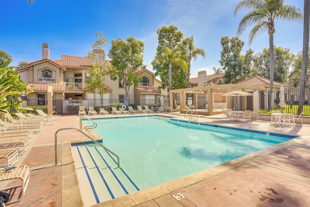 Spa Access & Private Patio: Laguna Niguel Townhome