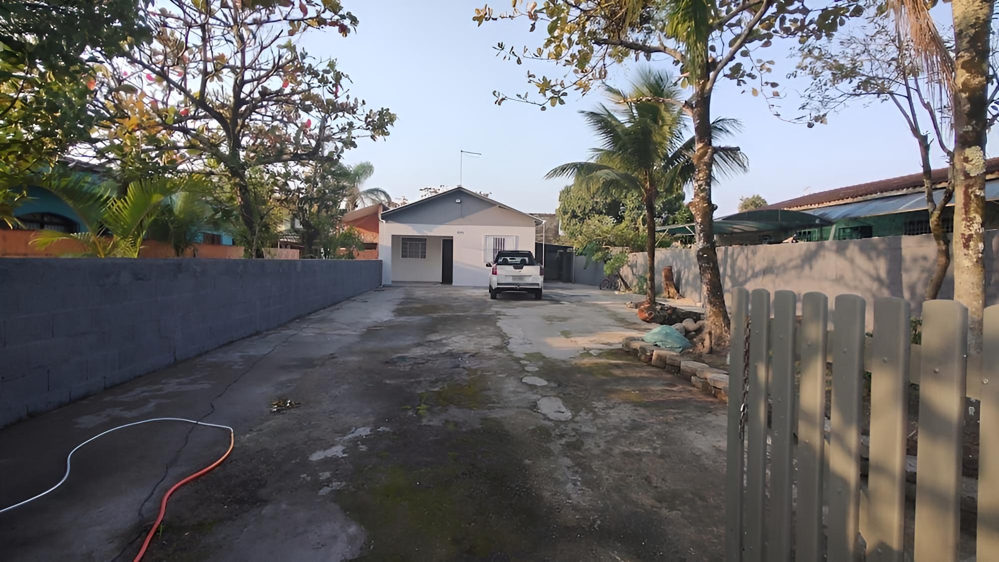 MON676 Casa ampla pimbolim e bilhar