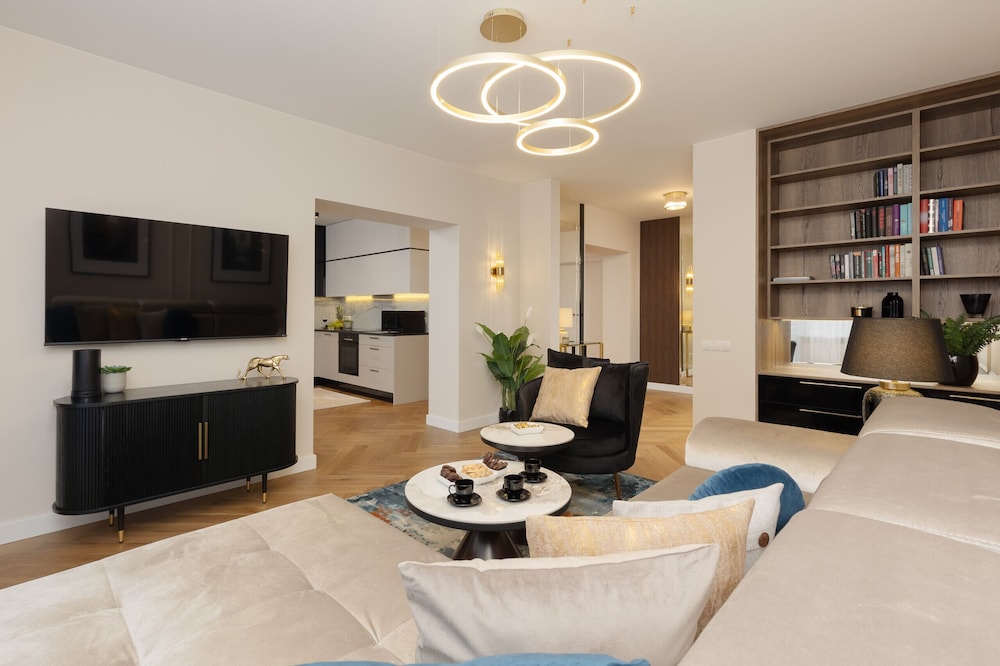 Blue Moon Residence by Renters Prestige view 5