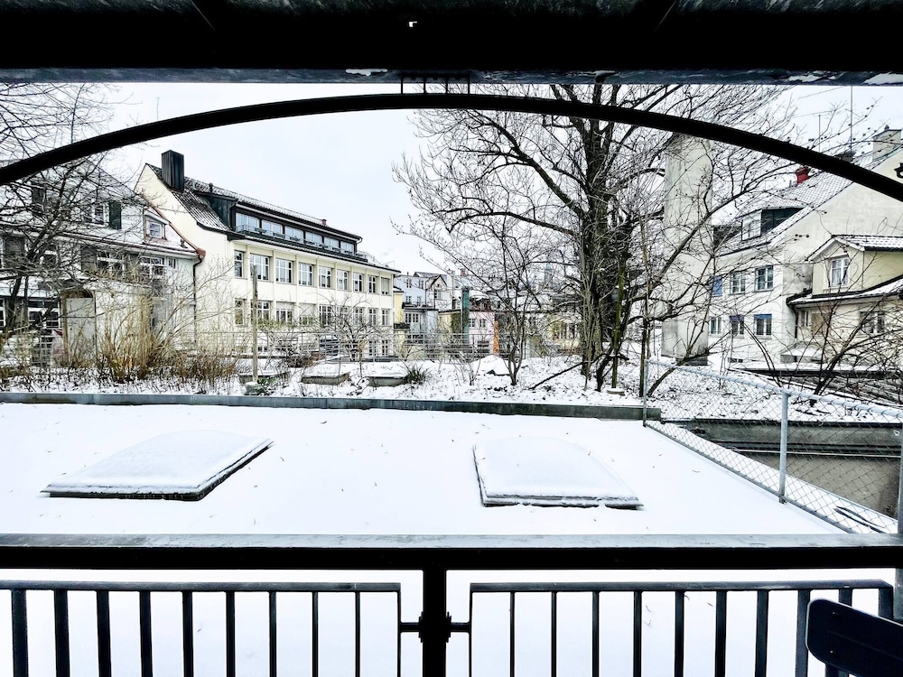 Beautiful Old Building Apartment In The Center