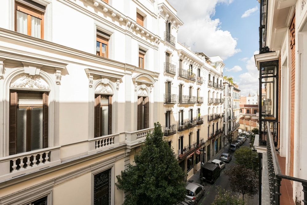 Prado Museum Apartment photo 4