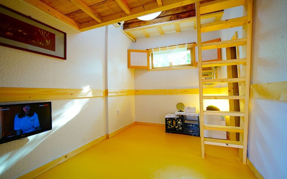 Jeonju Jeongdam Hanok Stay view 2