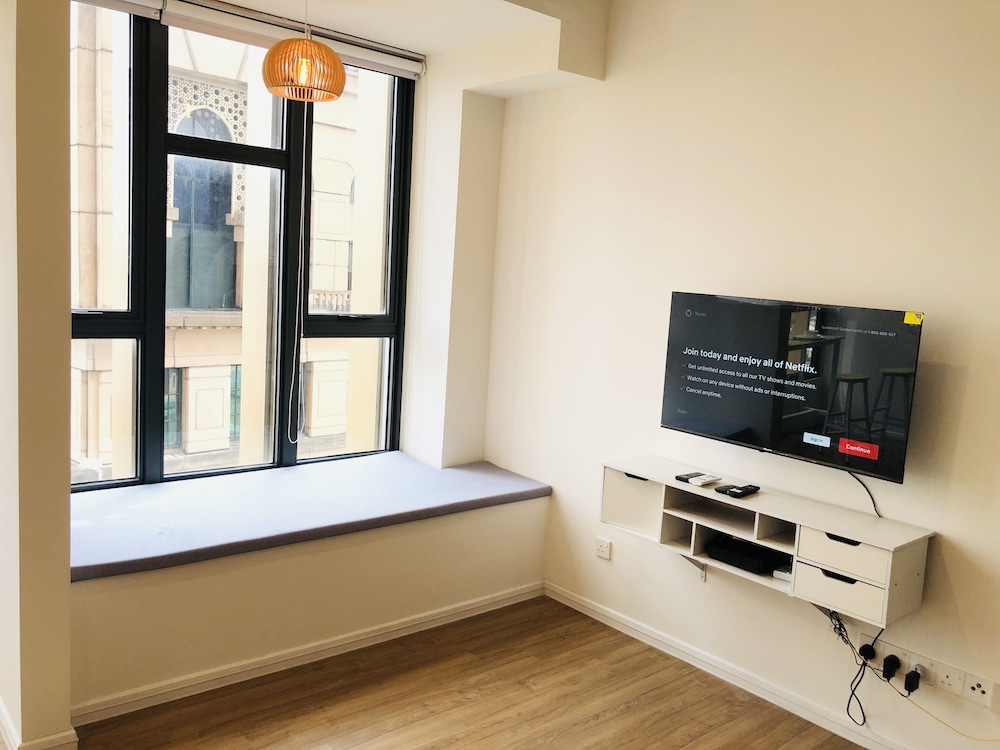 Ceylonz Suites by Roomy