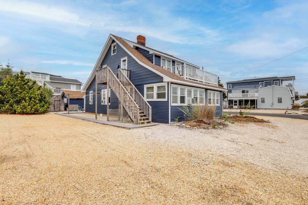 8 Mi Barnegat Lighthouse: Apt w/ Balcony!