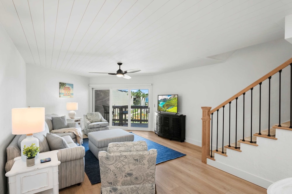 Direct Ocean View Steps to Beach Modern Updates