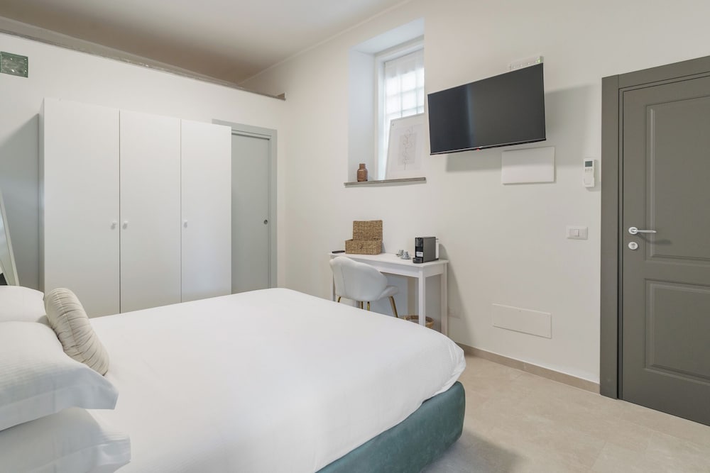 Basco Guest House