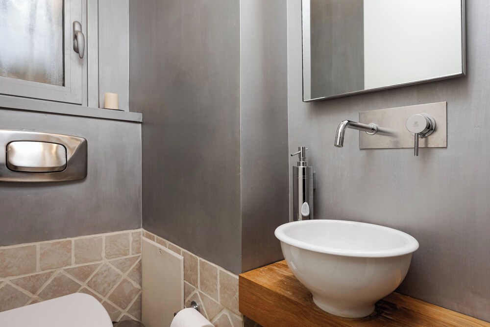 Vouliagmeni Exclusive Residence