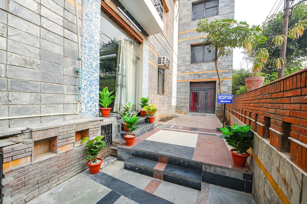 FabHotel The White Orchid