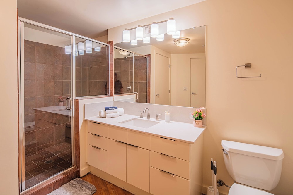 ROVE LIVING/KL - 44 Monroe