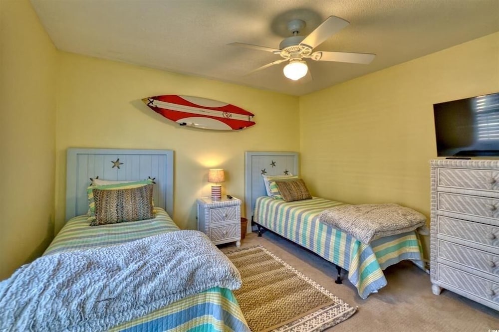 Sea Cloisters 305e 2 Bedroom Condo